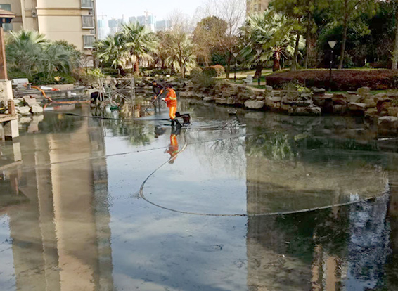 港北景观池淤泥清理
