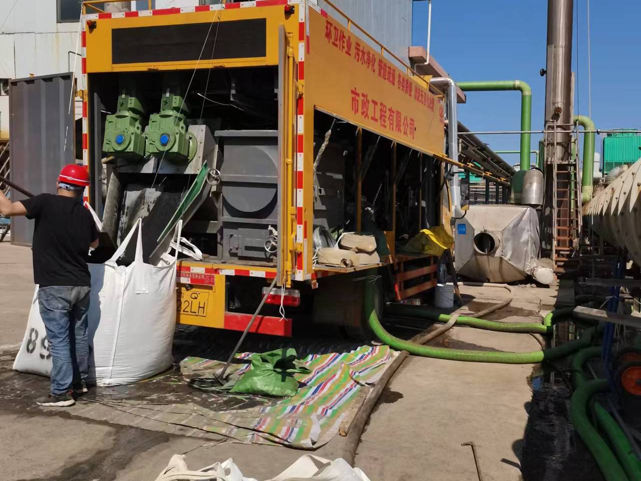 港北淤泥压干处理